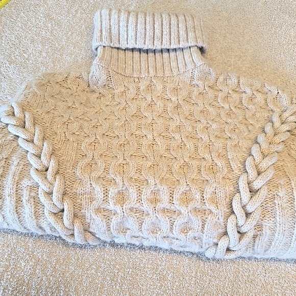 H & M  Chunky Cable Knit Turtleneck Sweater Pullover Oatmeal Color Heavyweight S - Picture 14 of 14